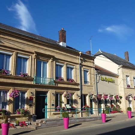 Hotel Logis La Sapinière Remilly-Aillicourt Esterno foto