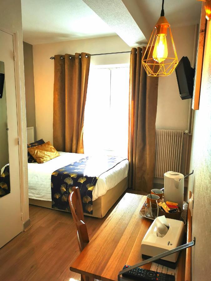 Hotel Logis La Sapinière Remilly-Aillicourt Esterno foto