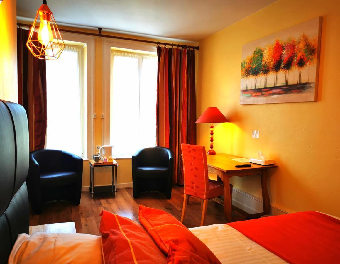 Hotel Logis La Sapinière Remilly-Aillicourt Esterno foto